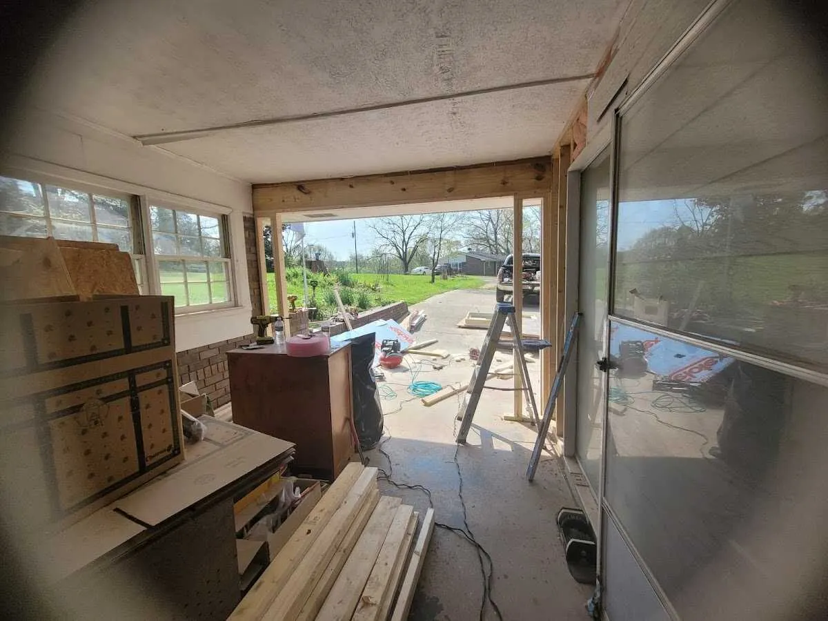 Air movers and dehumidifier for Water Mitigation Services in Wekiwa Springs